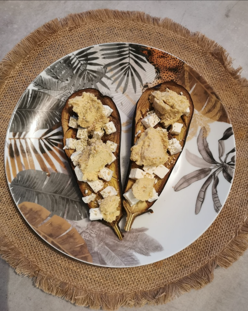 Aubergine au four, houmous et feta